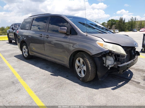 2014 Toyota Sienna