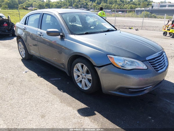 2013 Chrysler 200