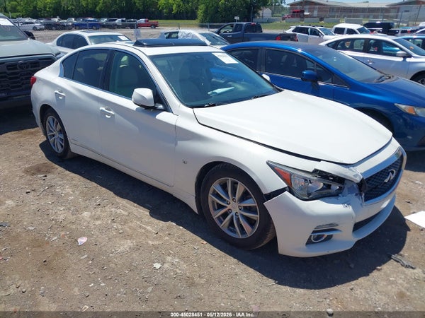 2015 Infiniti Q50