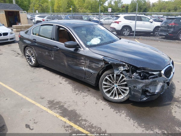 2022 BMW 530