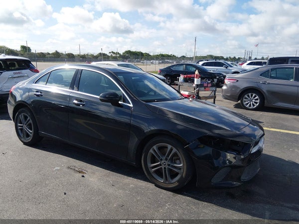 2020 Mercedes-Benz A 220