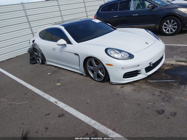 2016 Porsche Panamera