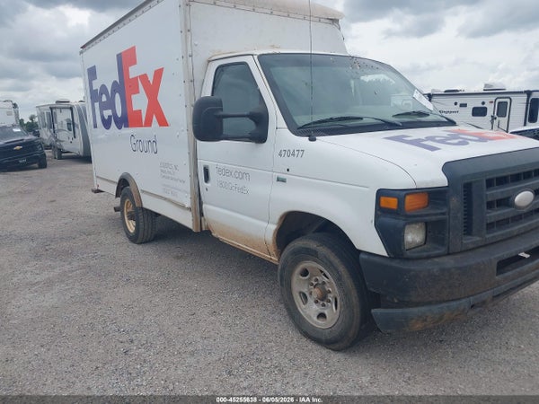 2014 Ford E-350 Cutaway