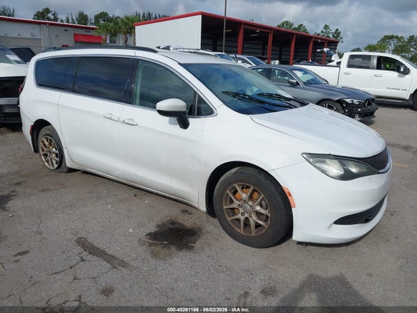 2020 Chrysler Voyager