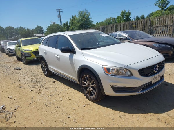 2016 Volvo V60 Cross Country
