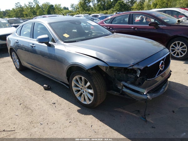 2017 Volvo S90