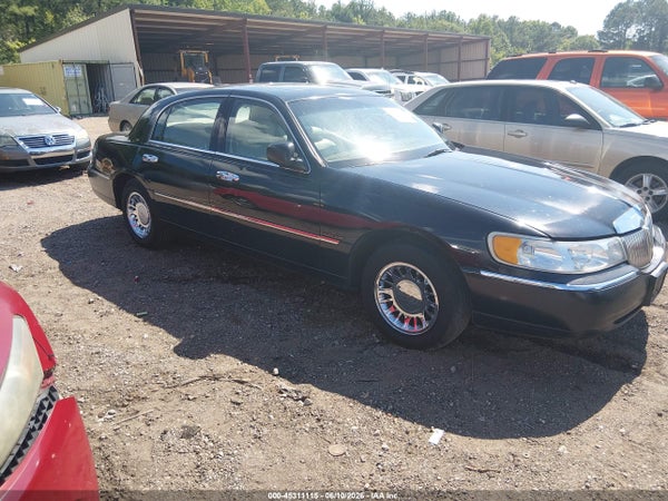 2000 Lincoln Town Car