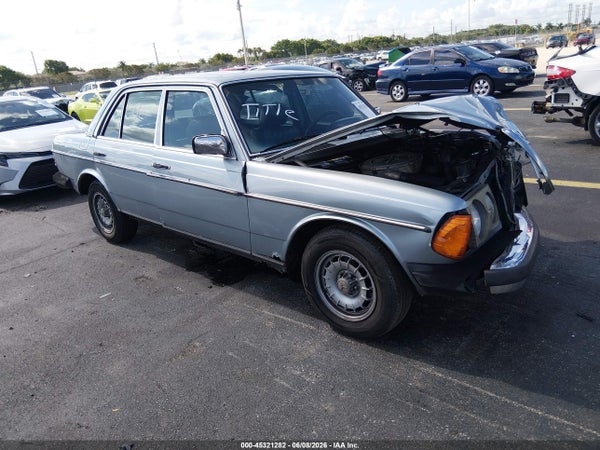 1982 Mercedes-Benz 240