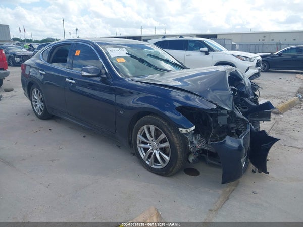 2017 Infiniti Q70