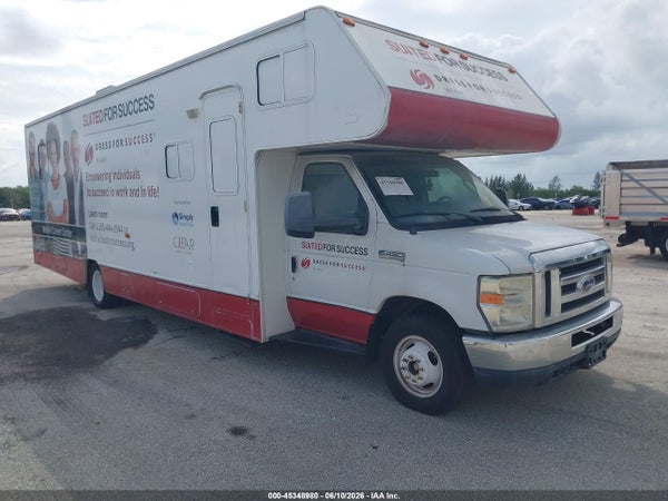 2010 Ford E-450 Cutaway