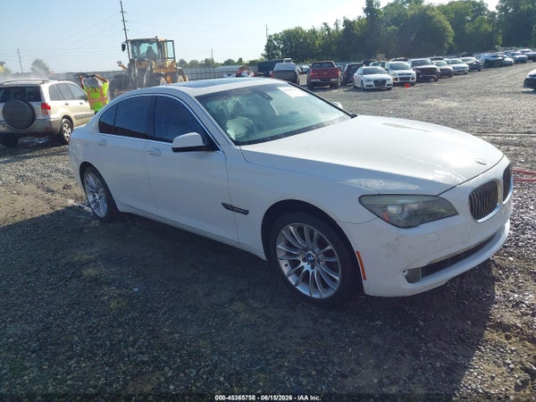 2011 BMW 740i