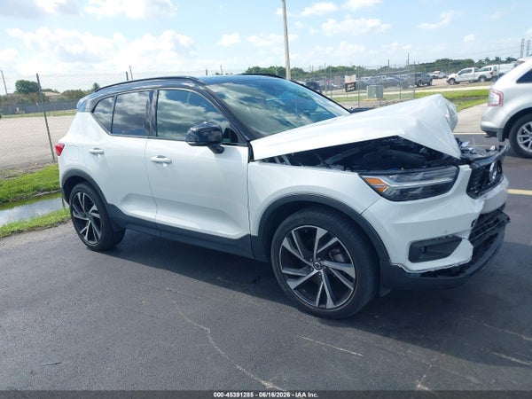 2021 Volvo Xc40