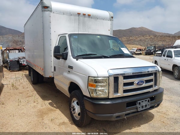 2014 Ford E-350 Cutaway