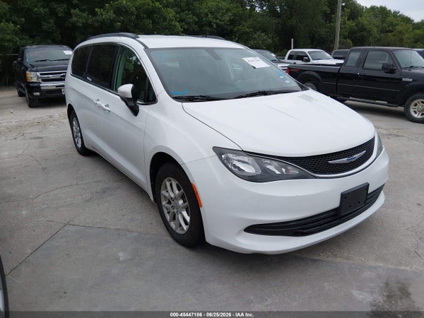 2020 Chrysler Voyager
