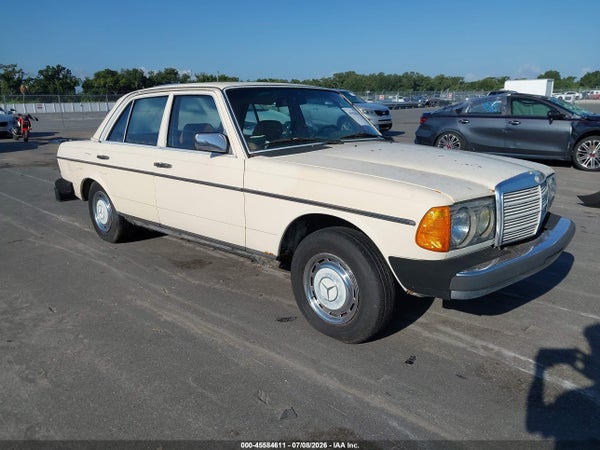 1982 Mercedes-Benz 240