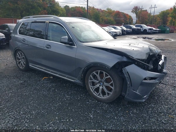 2023 BMW X7