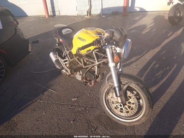 2001 Ducati M900