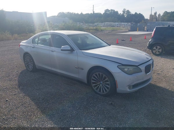 2012 BMW 740i