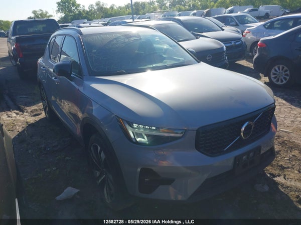 2025 Volvo Xc40