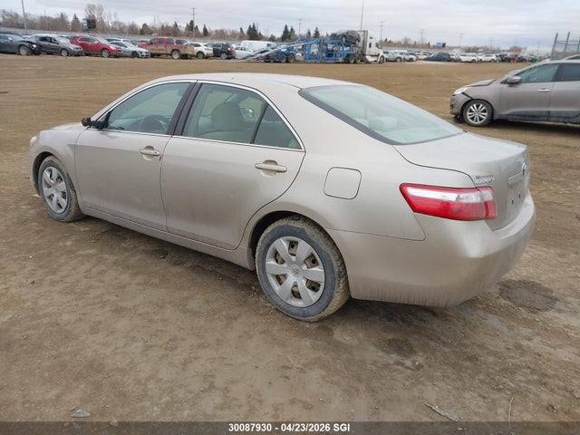 TOYOTA CAMRY - 3