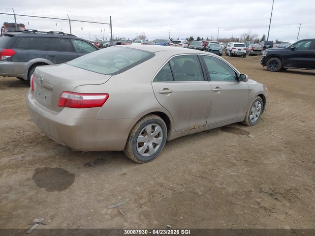 TOYOTA CAMRY - 4