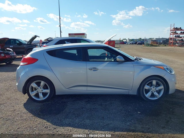 صورة 13 لـ 2014 Hyundai VELOSTER