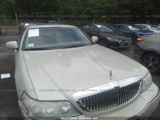 2006 LINCOLN TOWNCAR VIN: 1LNHM82W36Y611718