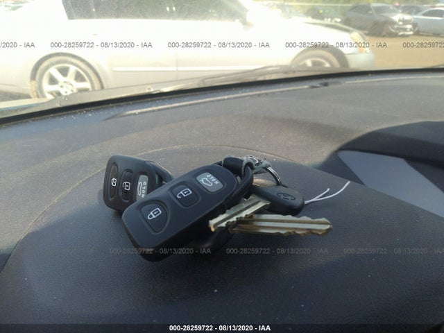 2015 HYUNDAI ELANTRA VIN: KMHDH4AE7FU421139