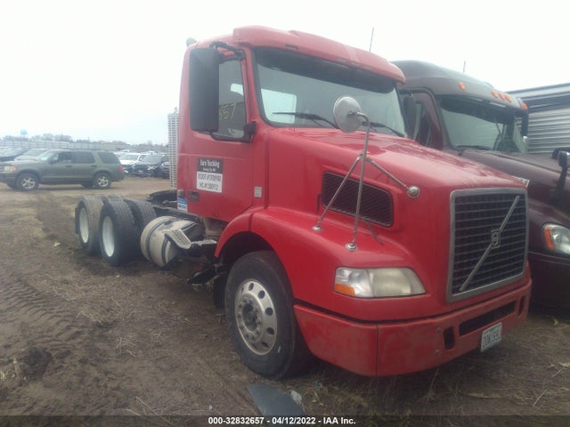 2013 VOLVO VN VNM