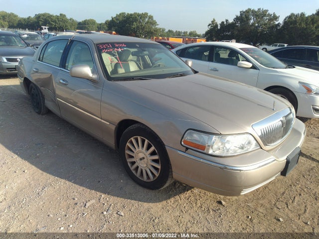 2003 LINCOLN TOWN CAR EXECUTIVE