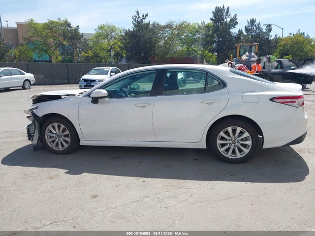 2019 TOYOTA CAMRY LE 15