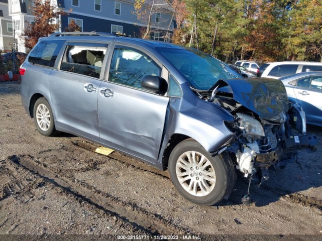 5TDYK3DC2FS670500 | 2015 Toyota sienna xle 8 passenger