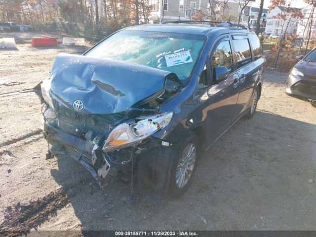 5TDYK3DC2FS670500 | 2015 Toyota sienna xle 8 passenger