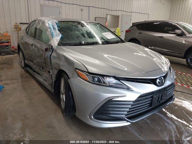 2021 Toyota Camry, VIN: 4T1C11AK0MU595930