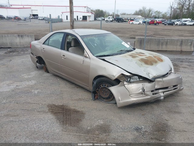 2004 TOYOTA CAMRY LE