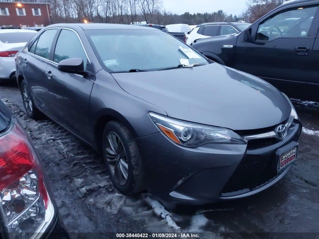 2015 TOYOTA CAMRY SE