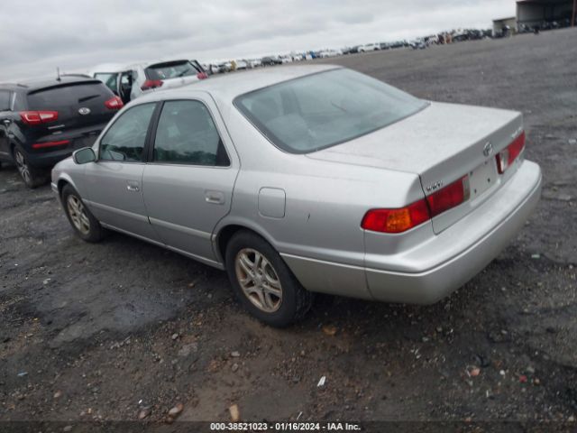 W04GV8SX1J1070895 | 2001 Toyota camry le