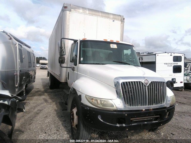 2005 INTERNATIONAL 4000 4300