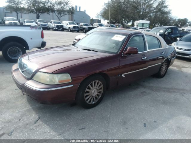 1LNHM81WX4Y616316 | 2004 Lincoln town car signature