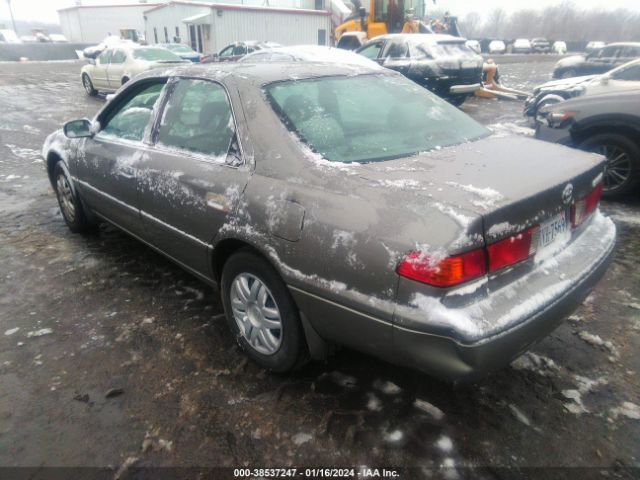 4T1BG22K6YU666388 | 2000 Toyota camry le