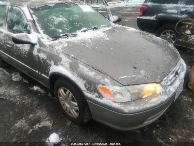 4T1BG22K6YU666388 | 2000 Toyota camry le