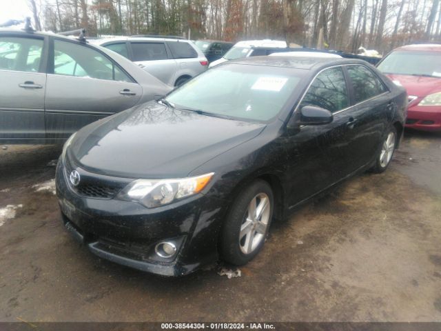 4T1BF1FK4DU663071 | 2013 Toyota camry se