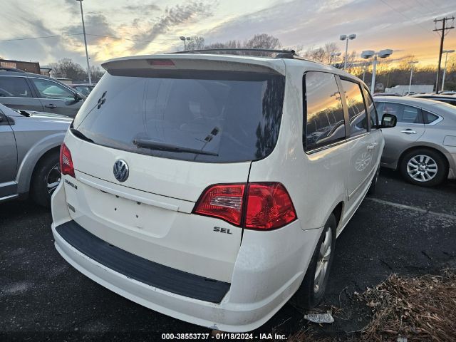 2V8HW64X89R579533 | 2009 Volkswagen routan