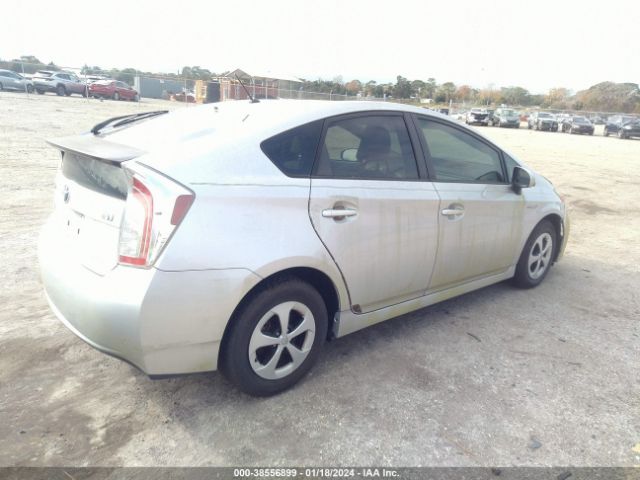 3GCUKTEC5FG480881 | 2012 Toyota prius two