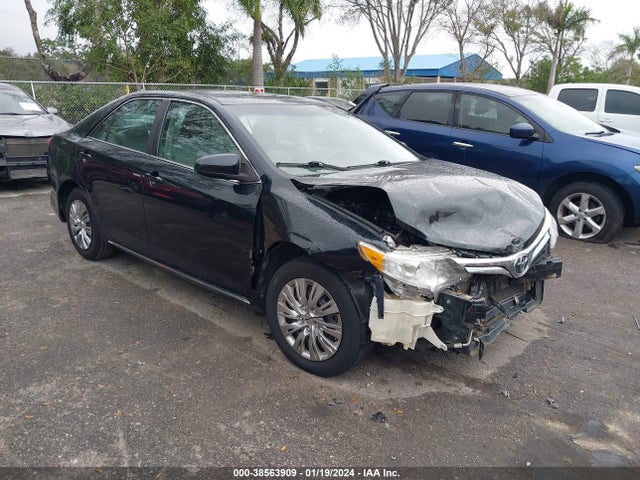 2014 TOYOTA CAMRY LE