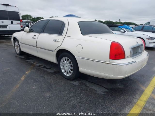 1LNHM81W97Y639882 | 2007 Lincoln town car signature