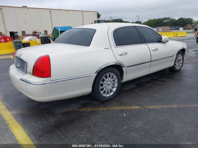 1LNHM81W97Y639882 | 2007 Lincoln town car signature