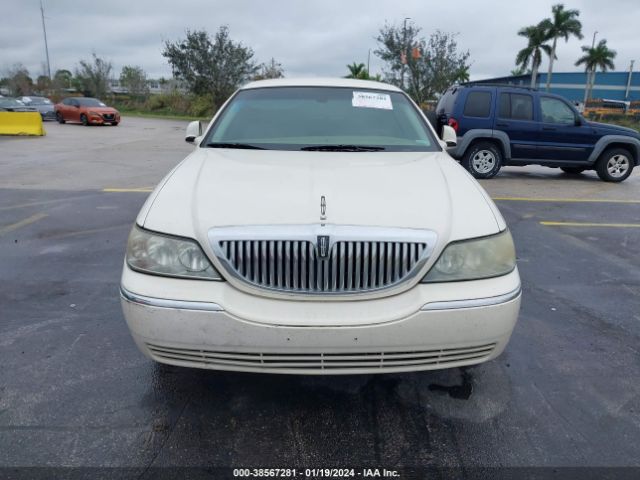 1LNHM81W97Y639882 | 2007 Lincoln town car signature