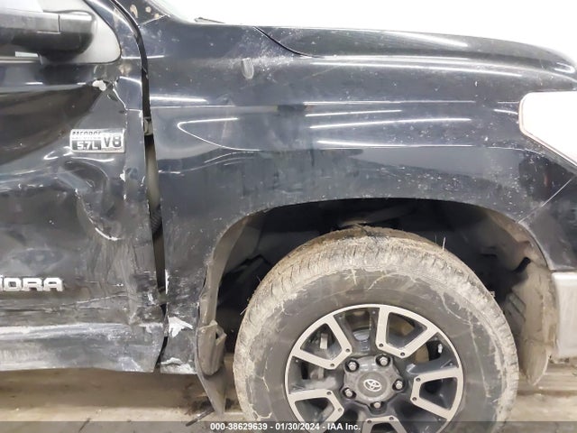 2017 Toyota Tundra, VIN: 5TFBW5F12HX645627