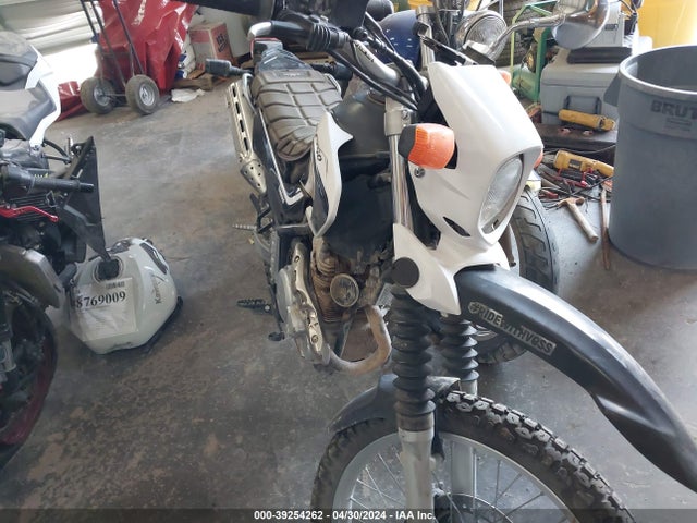 2013 YAMAHA XT250 